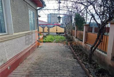 Casă cu 3 camere cu Teren 408 Mp în Central - 2