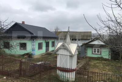 Casă cu 3 camere cu Teren 3400 Mp în Central - 3