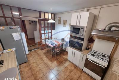 Apartament cu 4 camere decomandat în Central - 10