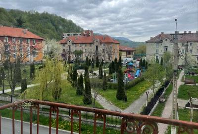 Apartament cu 2 camere, de VANZARE in Uricani , jud.Hunedoara - 3