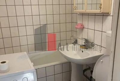 Apartament cu 3 camere semidecomandat în Central - 3