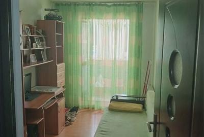 Apartament cu 3 camere semidecomandat în Ciupercenii Vechi - 3