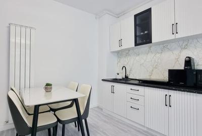 Vedere laterala, pozitie frontala - apartament la 2 pasi de mare. - 5
