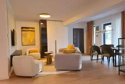 Apartament cu 4 camere, mobilat în Sud