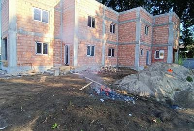 Casă cu 3 camere cu Teren 300 Mp în Rădăuți - 1