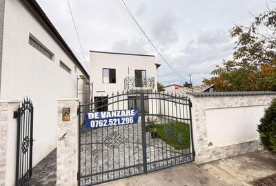 Casă cu 4 camere cu Canalizare în Central