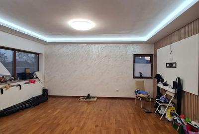 Casă cu 5 camere cu Teren 295 Mp în Central - 8