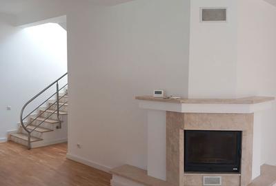 Casă cu 4 camere în Central - 2