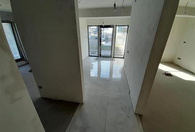 Apartament cu 3 camere semidecomandat în Florești - 3