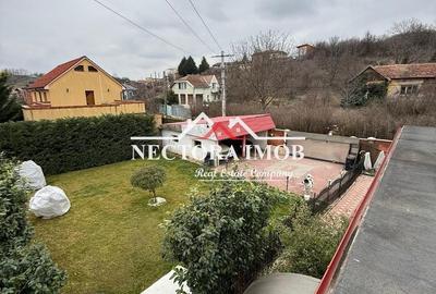 Casă cu 5 camere cu Teren 600 Mp în Central