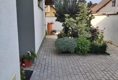 Casă individuală cu 3 camere cu Canalizare în Central - 5