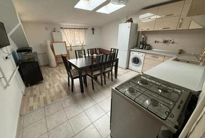 Apartament cu 3 camere decomandat în Central - 2