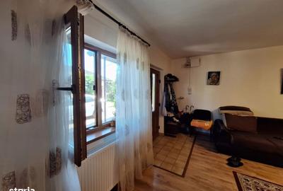 Casă cu 6 camere cu Teren 1000 Mp în Frumușani - 10