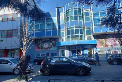Spațiu comercial, de 150 mp, în Central