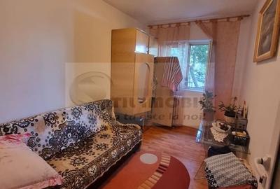 Apartament 4 camere decomandat - Piata Alexandru Cel Bun ! - 2