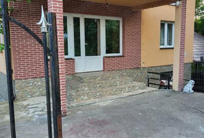 Casă cu 5 camere în Vulcana de Sus - 1