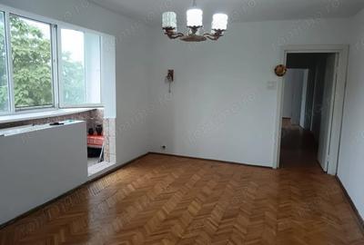 Apartament cu 4 camere semidecomandat în Dacia - 1
