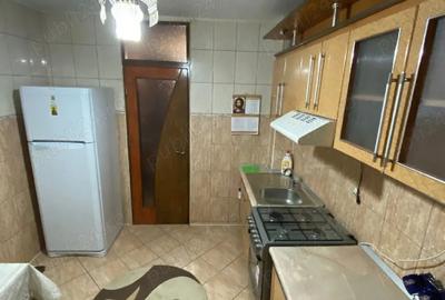 Apartament cu 3 camere decomandat în George Enescu