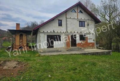 Casă în Mușătești - 11