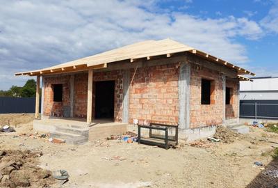 Casă cu 3 camere în Șerbănești - 5