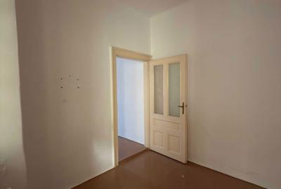 Casă cu 4 camere în Central - 6
