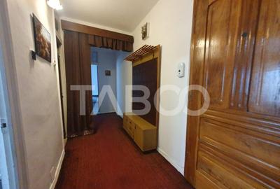 Apartament de inchiriat 2 camere decomandat 60 mp zona Octav - 1