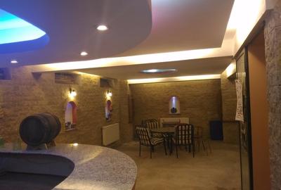 Casa de inchiriat -   5 camere - Curte 300 mp posibilitate extindere 600mp curte - 6