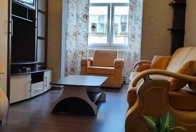 Apartament cu 3 camere de închiriat, zona Inel 1