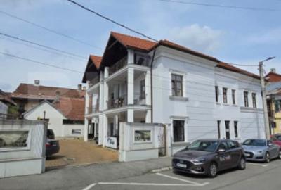 Apartament cu 3 camere decomandat în Central - 17