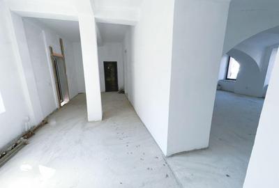 Spațiu comercial, de 300 mp, în Central - 12