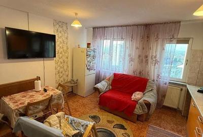 Apartament cu 3 camere semidecomandat în Central - 1