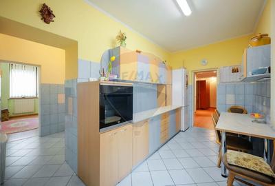 Casă cu 7 camere cu Teren 153 Mp în Ultracentral - 8