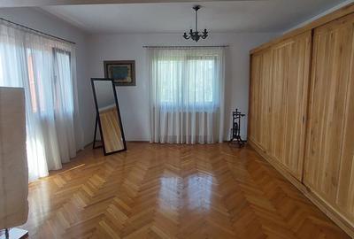 Casă cu 5 camere cu Teren 936 Mp în Central - 15