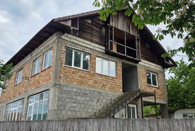 Casă cu 5 camere cu Teren 414 Mp în Frâncești - 15