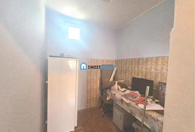 Casa de vanzare in zona centrala Oltet - 2