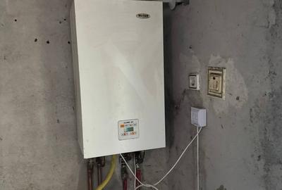 Casă cu 7 camere cu Teren 490 Mp în Central - 8