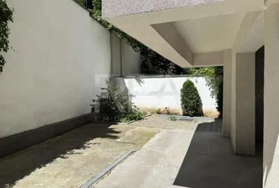 Locuri de parcare Str. Petru Rare? 13 - zona Victoriei - 3