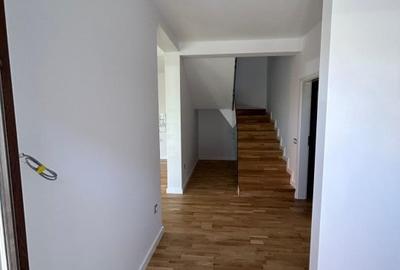 Duplex cu 4 camere cu Canalizare în Florești - 3