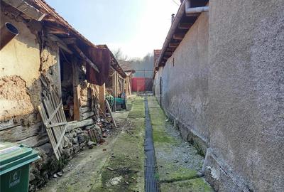 Ciclova, Casa 10 Incaperi, pt 2 Familii, 1439mp Teren - 1