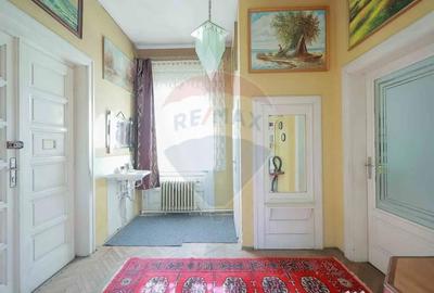 Casă cu 4 camere cu Teren 368 Mp în Ultracentral