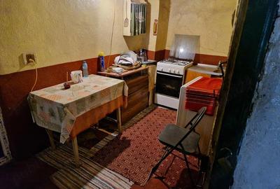 Casă cu 3 camere cu Teren 200 Mp în Central - 2