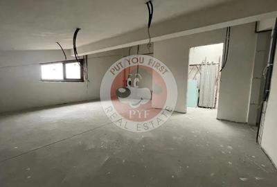 Apartament cu 3 camere semidecomandat în Bucureștii Noi