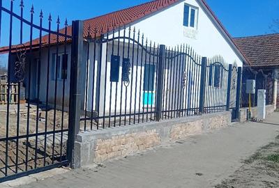 Casă cu Teren 400 Mp în Central