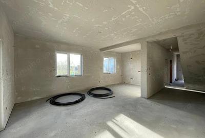 Casă cu 5 camere cu Teren 360 Mp în Giarmata