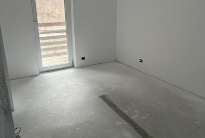 Casă cu 8 camere cu Teren 2100 Mp în Central - 17