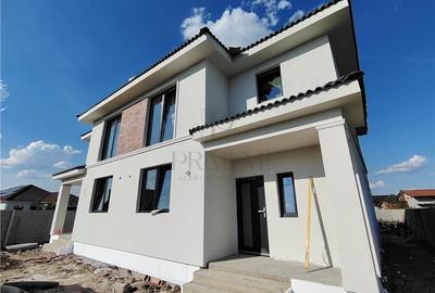 Duplex cu 4 camere cu Canalizare în Moșnița Nouă - 2