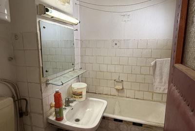 Apartament cu 3 camere decomandat în Ferentari - 2