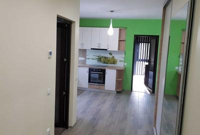 Apartament cu 2 camere decomandat în Micro 17