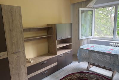 Garsonieră decomandată în CET - 1