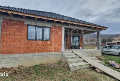 Casă cu 4 camere cu Teren 618 Mp în Oșorhei - 2